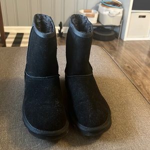 Black snow boots